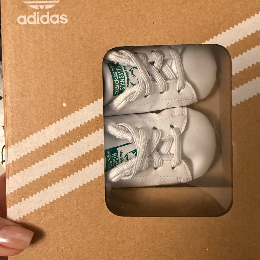 BRAND NEW IN BOX. BABY STAN SMITHS. ADIDAS. Crib shoes